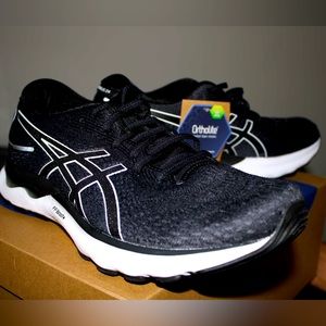 I am selling ASICS Gel-Nimbus 24 Men